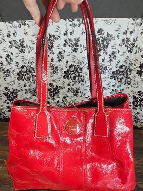 Coach carryall berry red signature stitch kisslock frame 2010 #15658